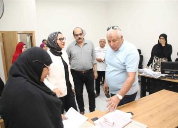 مكافأة مالية للعاملين بصندوق استصلاح الأراضي في الوادي الجديد تقديرا لجهودهم