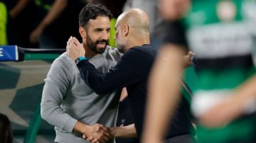 موعد ديربي مانشستر بين السيتي واليونايتد في الدوري الإنجليزي والقنوات الناقلة