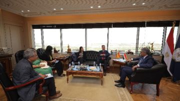 وزير السياحة والآثار يبحث مع سفير إسبانيا تكثيف حملات الترويج لمقاصد مصر