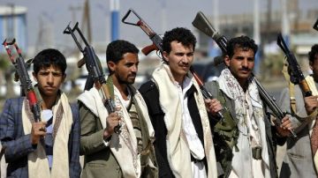 الحوثيون يعلنون استهداف مطار رامون وهدف عسكري في النقب بطائرات مسيرة الحوثيون يعلنون استهداف مطار رامون وهدف عسكري في النقب بطائرات مسيرة