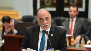 زعيم الأغلبية: خفض التنسيق الأمني مع إسرائيل رسالة سيادية قوية.. واعتماد حل الدولتين انتصار للشرعية زعيم الأغلبية: خفض التنسيق الأمني مع إسرائيل رسالة سيادية قوية.. واعتماد حل الدولتين انتصار للشرعية