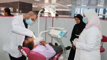 علاج 13 ألف حالة بالمجان بعد عام من افتتاح العيادات الخارجية بكلية طب الأسنان علاج 13 ألف حالة بالمجان بعد عام من افتتاح العيادات الخارجية بكلية طب الأسنان