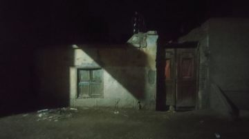 قاعدة في أوضة غير آدمية.. أم تناشد أهل الخير: جوزي اتقتل وهترمي في الشارع أنا وعيالي