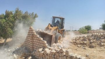 محافظ أسيوط: إزالة 9 حالات تعد على أملاك دولة واسترداد 300 فدان محافظ أسيوط: إزالة 9 حالات تعد على أملاك دولة واسترداد 300 فدان