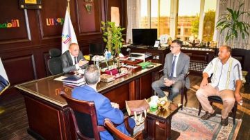 محافظ الأقصر يبحث مع هيئة الاستعلامات سبل دعم القضايا الوطنية والترويج السياحي محافظ الأقصر يبحث مع هيئة الاستعلامات سبل دعم القضايا الوطنية والترويج السياحي