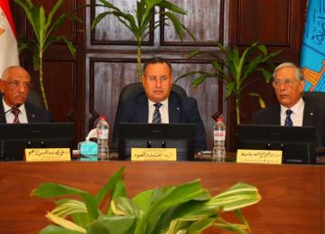 اجتماع موسع في جامعة الإسكندرية لبحث تنمية مهارات الطلاب بما يتوافق مع سوق العمل ودعم ذوي الهمم