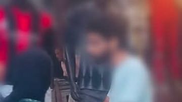 جوه محل ملابس شاب يضرب فتاة ويسحلها لسبب صادم في الغربية