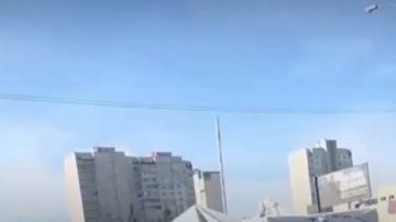 ضرب مبنى إداري في خاركيف بطائرة مسيرة تستهدف شارعا مزدحما ضرب مبنى إداري في خاركيف بطائرة مسيرة تستهدف شارعا مزدحما