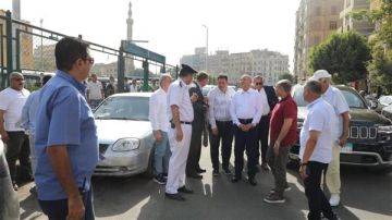 محافظ القاهرة يتفقد انتظام العمل بموقف أحمد حلمي