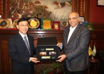 بحوث الصحراء يستقبل وفدا من مكتب العلوم وتكنولوجيا الابتكار الصيني لبحث التعاون المشترك  بحوث الصحراء يستقبل وفدا من مكتب العلوم وتكنولوجيا الابتكار الصيني لبحث التعاون المشترك