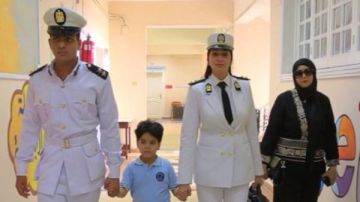 بمناسبة العام الدراسي الجديد.. رجال الشرطة يصطحبون أبناء الشهداء إلى مدارسهم بمناسبة العام الدراسي الجديد.. رجال الشرطة يصطحبون أبناء الشهداء إلى مدارسهم