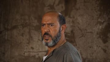 طرح بوسترات منفصلة لأبطال فيلم السادة الأفاضل بطريقة كوميدية