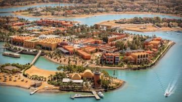 ذا ميرور: الجونة وجهة خريفية مثالية للراغبين في الابتعاد عن برودة الطقس الأوروبي