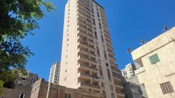 عقار مائل جديد بالإسكندرية.. وإجراء عاجل من المحافظة