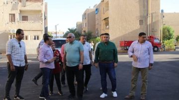 محافظ الوادي الجديد يتفقد أعمال رصف أحياء الخارجة محافظ الوادي الجديد يتفقد أعمال رصف أحياء الخارجة