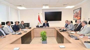 وزير الري يتابع الإجراءات العاجلة للتعامل مع حالات الطواريء التي تواجه محطات الرفع وزير الري يتابع الإجراءات العاجلة للتعامل مع حالات الطواريء التي تواجه محطات الرفع