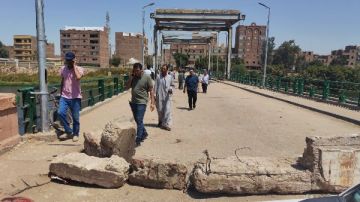 إغلاق كوبري الحواتكه في أسيوط لإجراء أعمال الصيانة صور