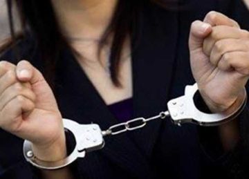 الداخلية : ضبط 4 سيدات يروجن لأعمال منافية للآداب عبر تطبيقات إلكترونية بالإسكندرية الداخلية : ضبط 4 سيدات يروجن لأعمال منافية للآداب عبر تطبيقات إلكترونية بالإسكندرية