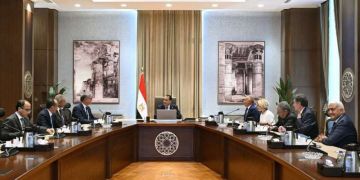 رئيس الوزراء يلتقي الرئيس التنفيذي لعمليات الموارد الطبيعية بشركة إيني الإيطالية