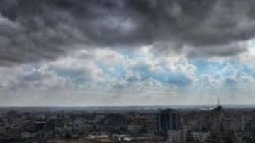 سحب منخفضة برذاذ .. إعلان مهم من الأرصاد