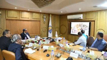 محافظ قنا يبحث طرح تشغيل كورنيش النيل عبر القطاع الخاص محافظ قنا يبحث طرح تشغيل كورنيش النيل عبر القطاع الخاص