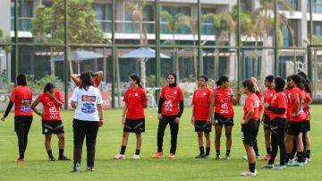 منتخب الكرة النسائية تحت 20 سنة يختتم تدريباته قبل السفر لغينيا الاستوائية