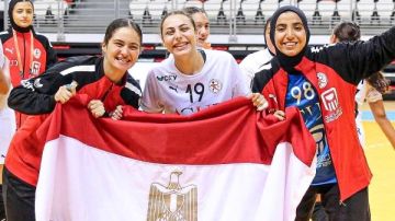 القومي للمرأة يهنئ منتخب مصر للشابات بعد فوزه ببطولة أفريقيا لكرة اليد القومي للمرأة يهنئ منتخب مصر للشابات بعد فوزه ببطولة أفريقيا لكرة اليد