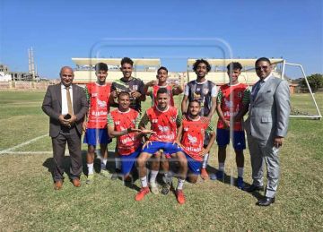 قميص الفريق على شكل ثمرة البطيخ .. فريق كفر البطيخ يسوق للمدينة بتي شيرت الموسم الجديد قميص الفريق على شكل ثمرة البطيخ .. فريق كفر البطيخ يسوق للمدينة بتي شيرت الموسم الجديد