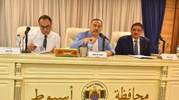 محافظ أسيوط: التوسع في مشروعات أبراج الحمام ومزارع الدواجن ومناحل العسل محافظ أسيوط: التوسع في مشروعات أبراج الحمام ومزارع الدواجن ومناحل العسل