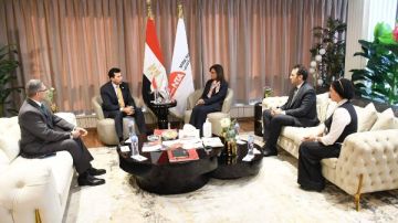 وزير الرياضة يتابع فعاليات البرنامج الرئاسي لتأهيل النشء للقيادة وزير الرياضة يتابع فعاليات البرنامج الرئاسي لتأهيل النشء للقيادة