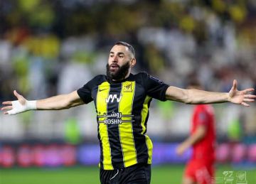 مورينيو يطالب بنفيكا بالتعاقد مع بنزيما