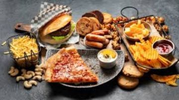 أطعمة ترفع الكوليسترول الضار وتزيد خطر أمراض القلب