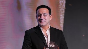 الحمد لله.. تعليق دياب على تكريمه في حفل دير جيست الحمد لله.. تعليق دياب على تكريمه في حفل دير جيست