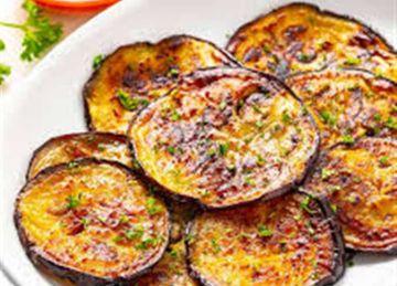  انقعيه في اللبن .. حيل لن تسمعي عنها من قبل تمنع الباذنجان من امتصاص الزيت أثناء القلي