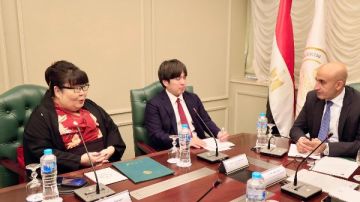 وزير التربية والتعليم يبحث مع ممثل جامعة هيروشيما تعزيز التعاون المشترك