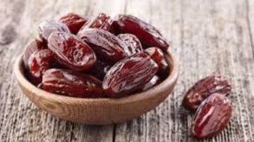 يمنع أمراضا خطيرة ويحسن الخصوبة .. ماذا يحدث عند تناول التمر يوميا