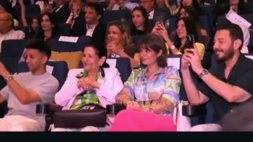 برسالة مؤثرة .. زوجة أحمد زاهر تهنئ ليلى وملك ابنتيها بالتخرج