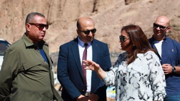 محافظ جنوب سيناء: مدينة دهب تستحق أن تكون نموذجا يحتذى به في الإدارة المتكاملة للمخلفات