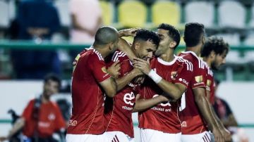 الأهلي يخوض مرانه الرئيسي استعدادا لمباراة سيراميكا كليوباترا