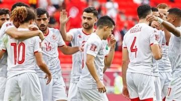 بقدم نجم الأهلي .. تونس تفوز على غينيا الإستوائية وتتأهل لكأس العالم بقدم نجم الأهلي .. تونس تفوز على غينيا الإستوائية وتتأهل لكأس العالم