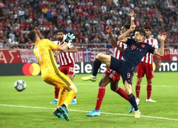 تقارير: مهاجم غينيا مرشح لخلافة ليفاندوفسكي في برشلونة