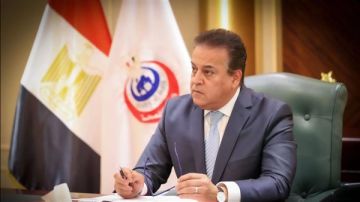 وزير الصحة: توجيه رئاسي بمراجعة البدلات والمقابل المادي للفريق الصحي