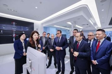 على هامش مؤتمر هواوي كونكت 2025.. وزير الصحة يبحث مع الرئيس التنفيذي لشركة Mindray دعم توطين الصناعات الطبية على هامش مؤتمر هواوي كونكت 2025.. وزير الصحة يبحث مع الرئيس التنفيذي لشركة Mindray دعم توطين الصناعات الطبية