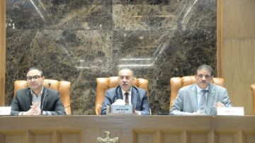 محافظ أسيوط: تفعيل التكتلات الاقتصادية والمشروعات الإنتاجية وتوفير احتياجات المواطنين أولوياتنا محافظ أسيوط: تفعيل التكتلات الاقتصادية والمشروعات الإنتاجية وتوفير احتياجات المواطنين أولوياتنا