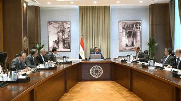 مدبولي يتابع الجهود المبذولة لطرح الفرص الاستثمارية المتاحة في قطاع الصحة