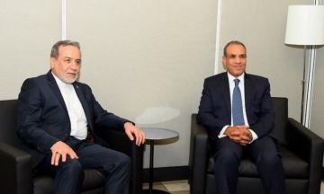 وزير الخارجية يلتقي مع نظيره الإيراني على هامش أعمال الجمعية العامة للأمم المتحدة