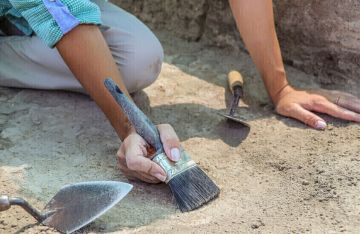 اكتشاف نادر في مدينة أختاتون.. صافرة عمرها 3300 عام حافظت على أسرار المقابر المصرية القديمة