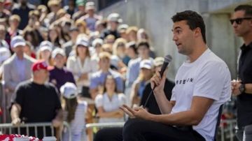 توجيه تهمة القتل المشدد للمشتبه به في اغتيال تشارلي كيرك