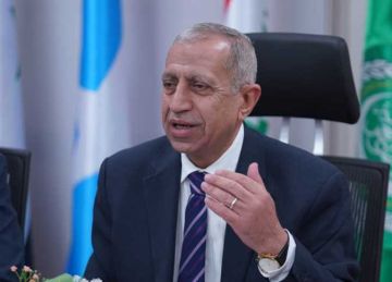 رئيس الأكاديمية العربية يهنئ خريجي كلية القانون المعينين بالنيابة العامة ومجلس الدولة