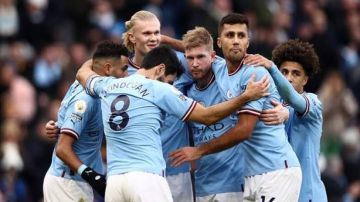 مانشستر سيتي يستضيف نابولي في دوري أبطال أوروبا مانشستر سيتي يستضيف نابولي في دوري أبطال أوروبا